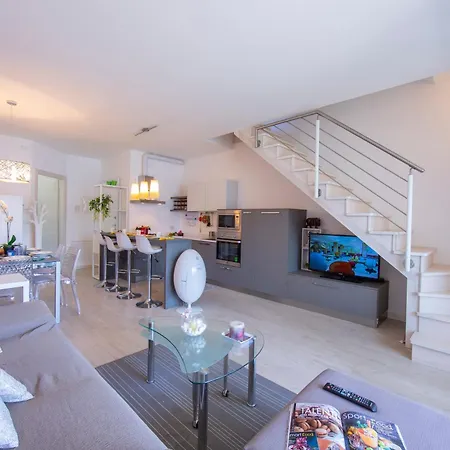 Como Lake Modern Apartament Ulivi Mezzegra